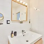 Apartamento Studio3 Zentral Und Ruhig Mit Parkplatz, 5 Min Z Bali-t Und Gop, Boxspringbett