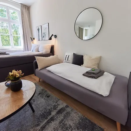 Apartmán Studio3 Zentral Und Ruhig Mit Parkplatz, 5 Min Z Bali-t Und Gop, Boxspringbett *