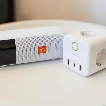 Studio3 Zentral Und Ruhig Mit Parkplatz, 5 Min Z Bali-t Und Gop, Boxspringbett *