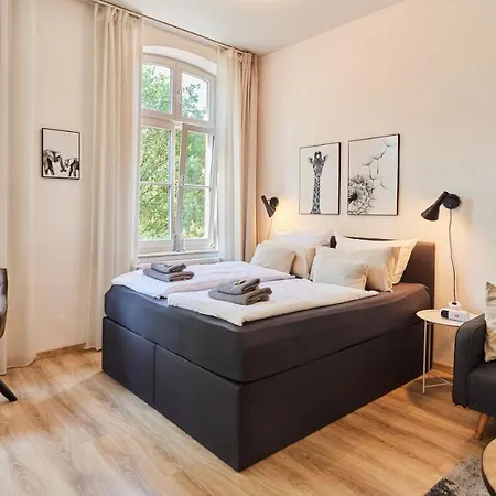 Apartmán Studio3 Zentral Und Ruhig Mit Parkplatz, 5 Min Z Bali-t Und Gop, Boxspringbett Bad Oeynhausen