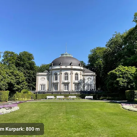 Studio3 Zentral Und Ruhig Mit Parkplatz, 5 Min Z Bali-t Und Gop, Boxspringbett *