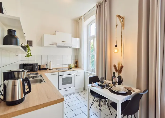 Studio3 Zentral Und Ruhig Mit Parkplatz, 5 Min Z Bali-t Und Gop, Boxspringbett Appartement Bad Oeynhausen