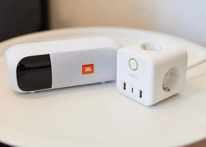 Studio3 Zentral Und Ruhig Mit Parkplatz, 5 Min Z Bali-t Und Gop, Boxspringbett *