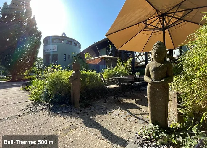 Studio3 Zentral Und Ruhig Mit Parkplatz, 5 Min Z Bali-t Und Gop, Boxspringbett Appartement *