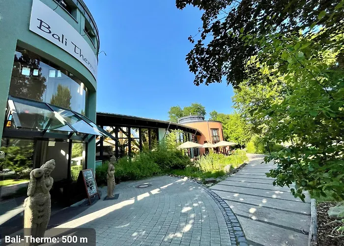 Studio3 Zentral Und Ruhig Mit Parkplatz, 5 Min Z Bali-t Und Gop, Boxspringbett Appartement